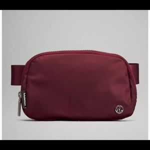 NWT Lulu🍋 Red Merlot Everywhere belt bag